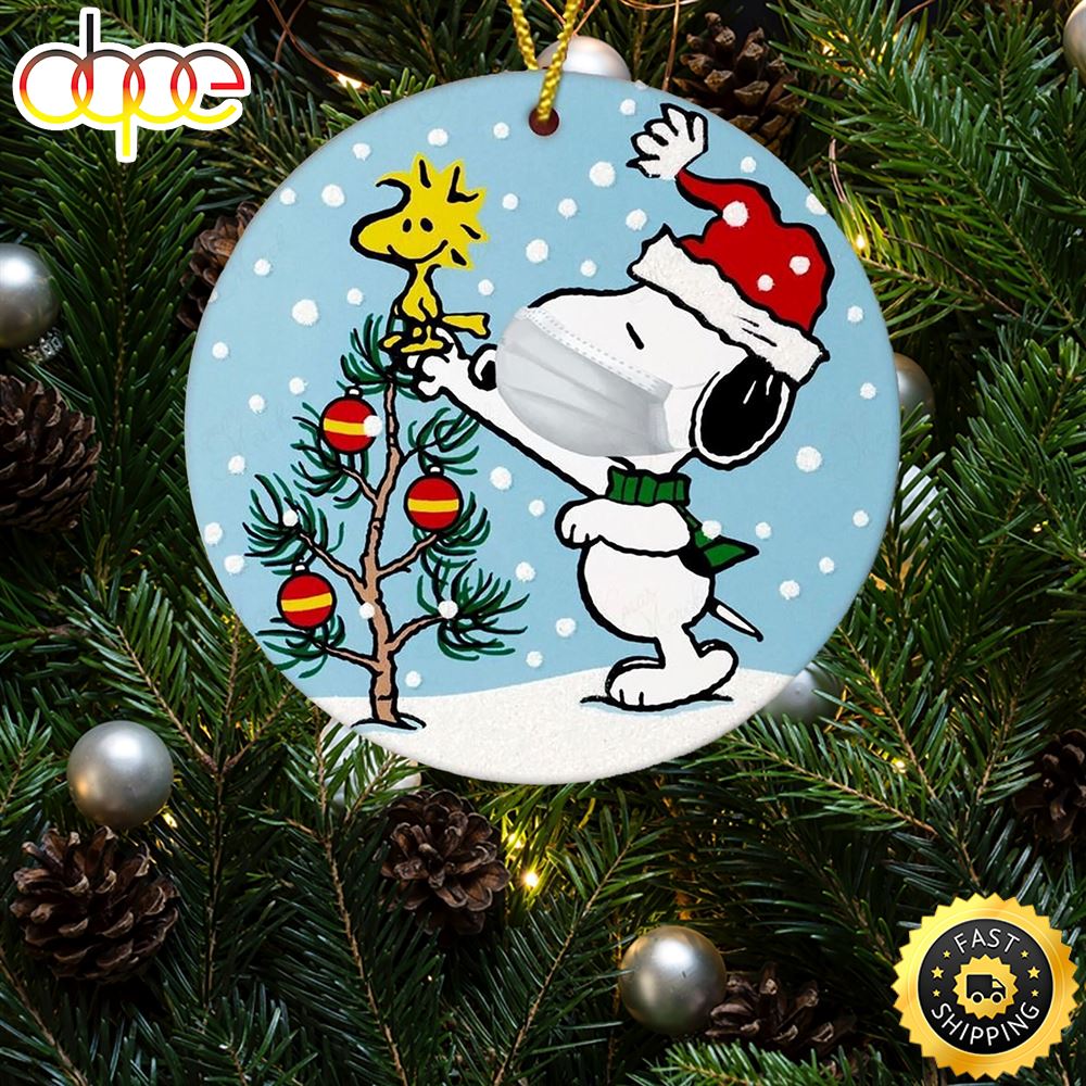 The Peanuts 2023 Snoopy Vaccinated Christmas Keepsake Ornament Decor Bu9vjf