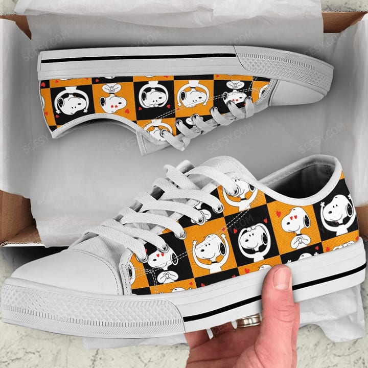 Peanuts Snoopy Love Low Top Shoes J7mu36